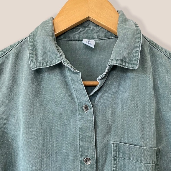 OLD Navy Long Sleeve Button Down Shirt - Picture 4 of 8